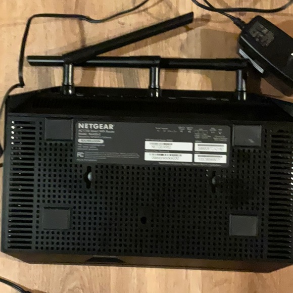 NetGear Router - Picture 2 of 4